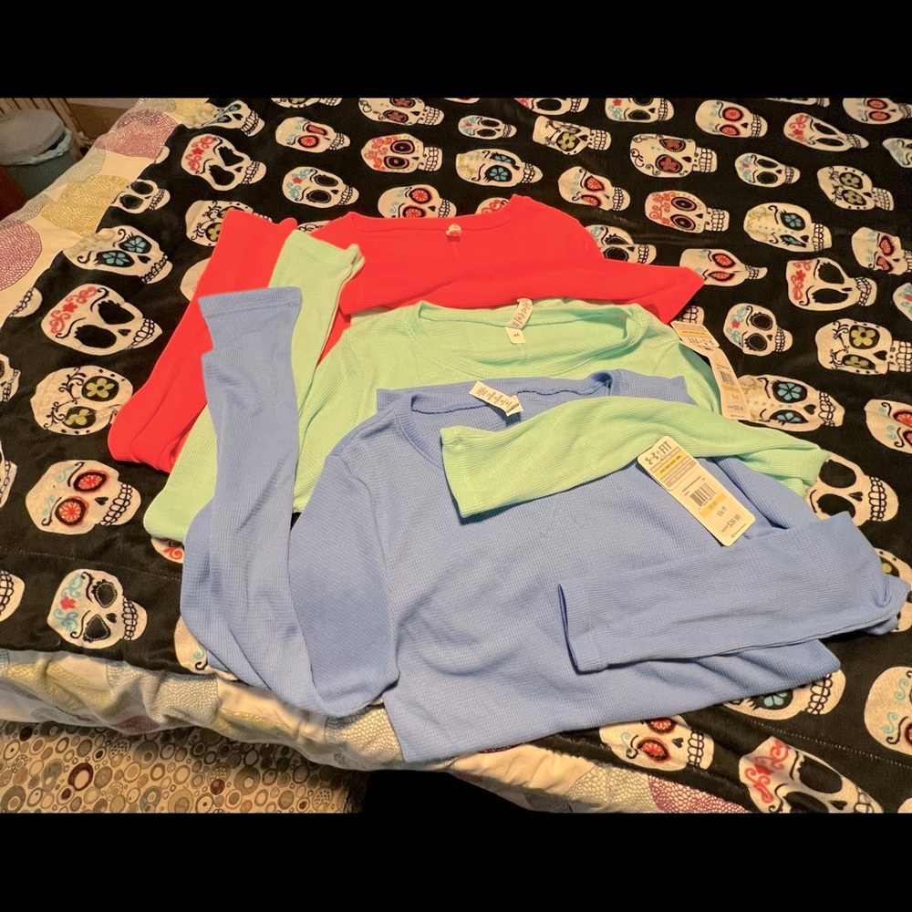 Lot of 3 Under Armour thermal shirts